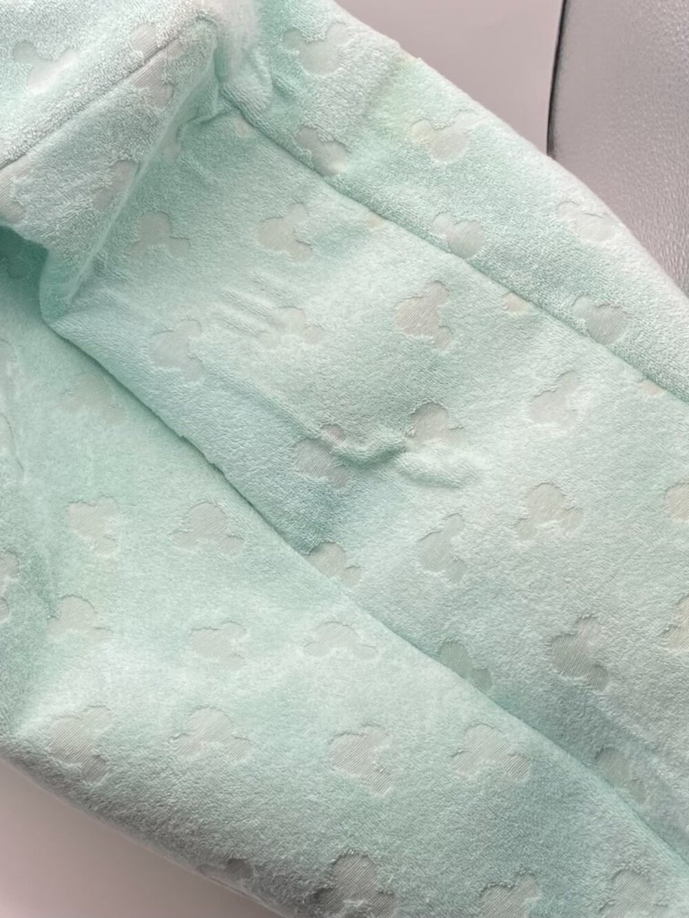 Disney Mickey Mouse Summer Large Beach Tote 2023 Lifesaver Charm Aquamarine - Picture 15 of 16